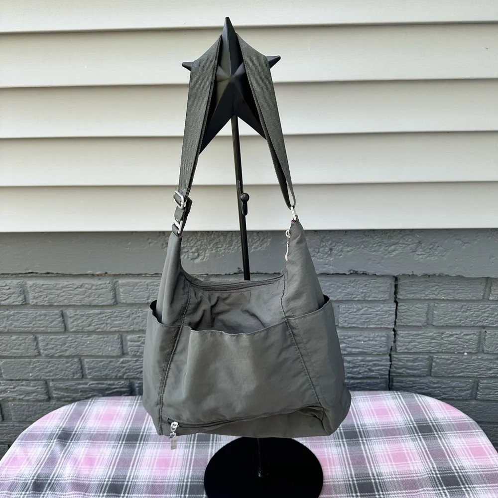 baggallini hand bag 12Wx13Hx5.5Deep